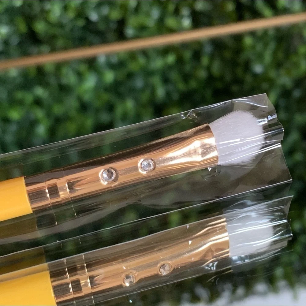 SLMISSGLAM Retro Eyeshadow Brush P12 | NEW | SwissGlam Swiss Glam